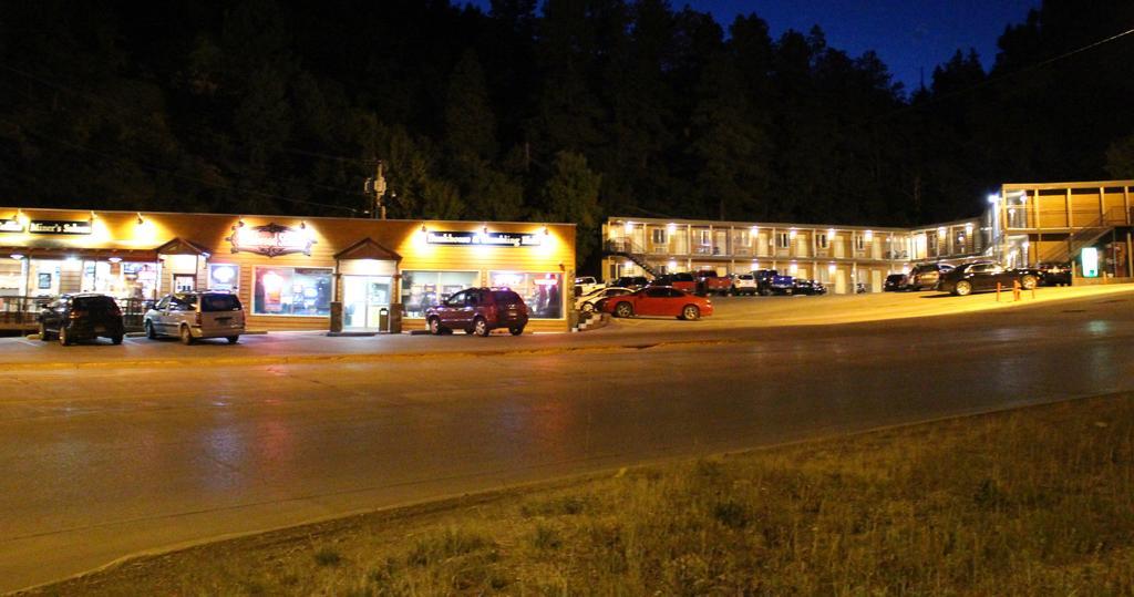 Deadwood Station Bunkhouse And Gambling Hall Motel Esterno foto